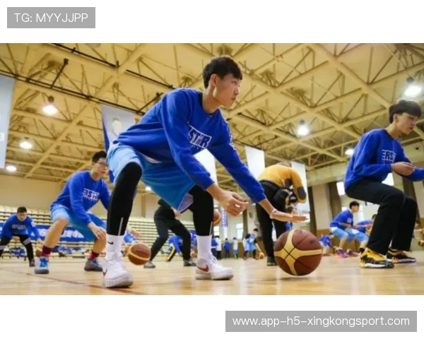 球队训练中引入心理训练课程提高抗压能力，篮球运动员心理训练